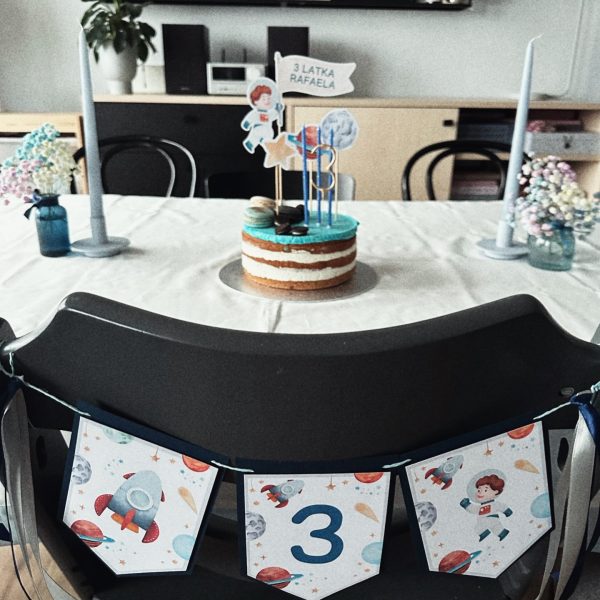 girlanda-topper-na-tort-kosmos